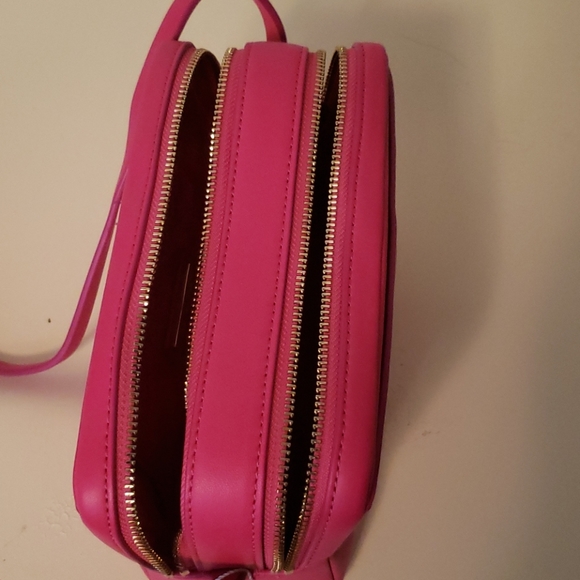 Tory Burch hot pink crossbody - Picture 5 of 7
